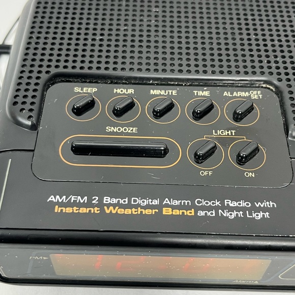 Vintage Electro Brand Model 4440 Alarm Clock Radio AM-FM Instant Weather Battery - Picture 5 of 12